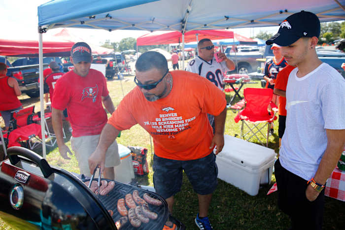 Denver Broncos fans tailgating SI-570_.JPG